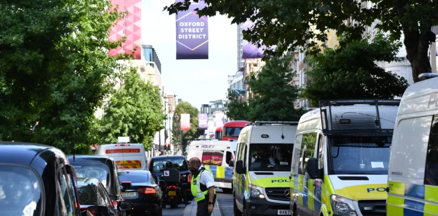 Σοκ στη Μεγάλη Βρετανία: Άνδρας μαχαιρώθηκε μέχρι θανάτου στην Oxford Street 