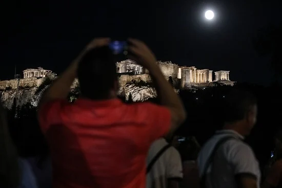 Πανσέληνος Αυγούστου 2022: «Γιορτάζουν» το ολόγιομο φεγγάρι αρχαιολογικοί χώροι, μνημεία και μουσεία