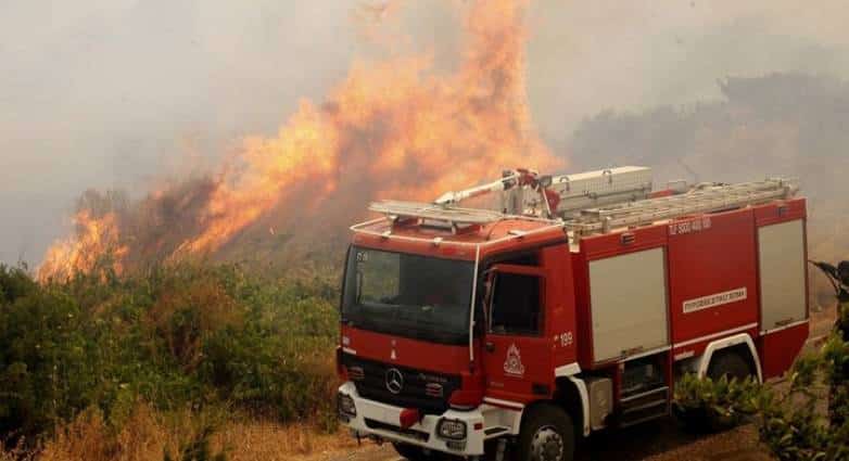 Φωτιά στην Κέρκυρα: Πλησιάζει τα πρώτα σπίτια στο Κεφαλόβρυσο - ΦΩΤΟ