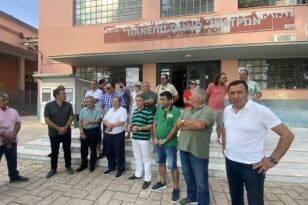Αιγιάλεια: Αποχώρησε το φορτηγό μεταφορικής εταιρείας από τη Σχολή Φυσικοθεραπείας - Για προσωρινή νίκη έκανε λόγο ο Καλογερόπουλος