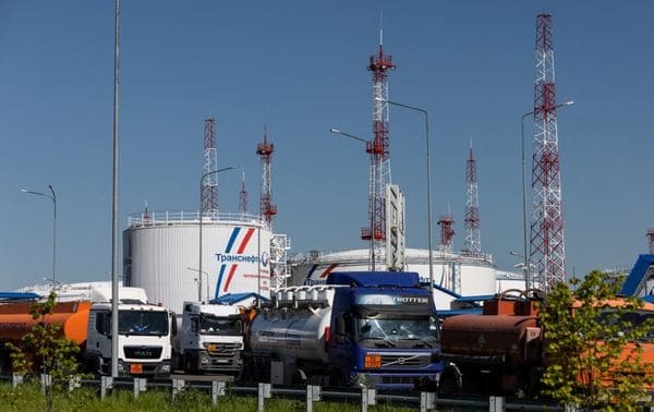 Διακόπηκαν οι παραδόσεις ρωσικού πετρελαίου μέσω της Ουκρανίας λόγω κυρώσεων