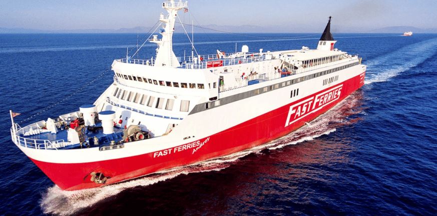 Μηχανική βλάβη στο «Fast Ferries Andros» με 446 επιβάτες - Γύρισε στη Ραφήνα