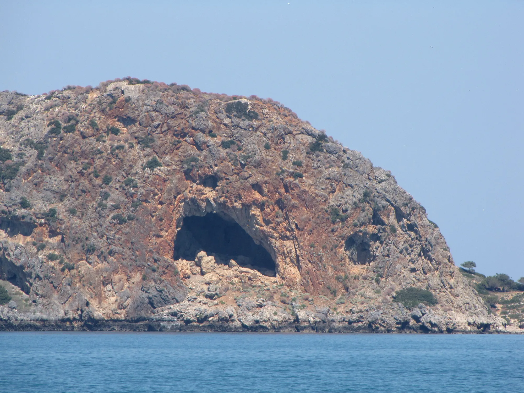 Το νησάκι του Αιγαίου που είναι επισκέψιμο μόνο μία φορά τον χρόνο (pics)