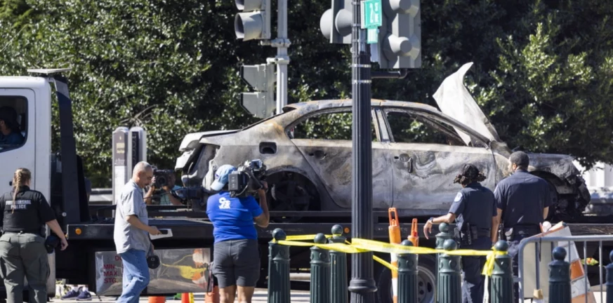 ΗΠΑ: Άνδρας έπεσε με το αυτοκίνητο του σε οδόφραγμα στο Καπιτώλιο και άνοιξε πυρ