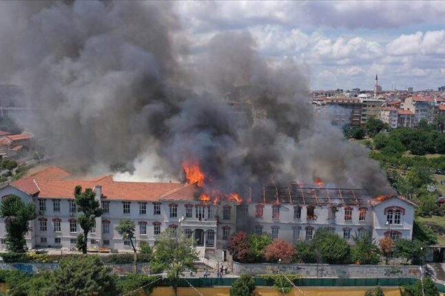 Πρεσβεία της Ελλάδας στην Τουρκία: Θλίψη για την καταστροφή του Γηροκομείου του Νοσοκομείου στην Κωνσταντινούπολη