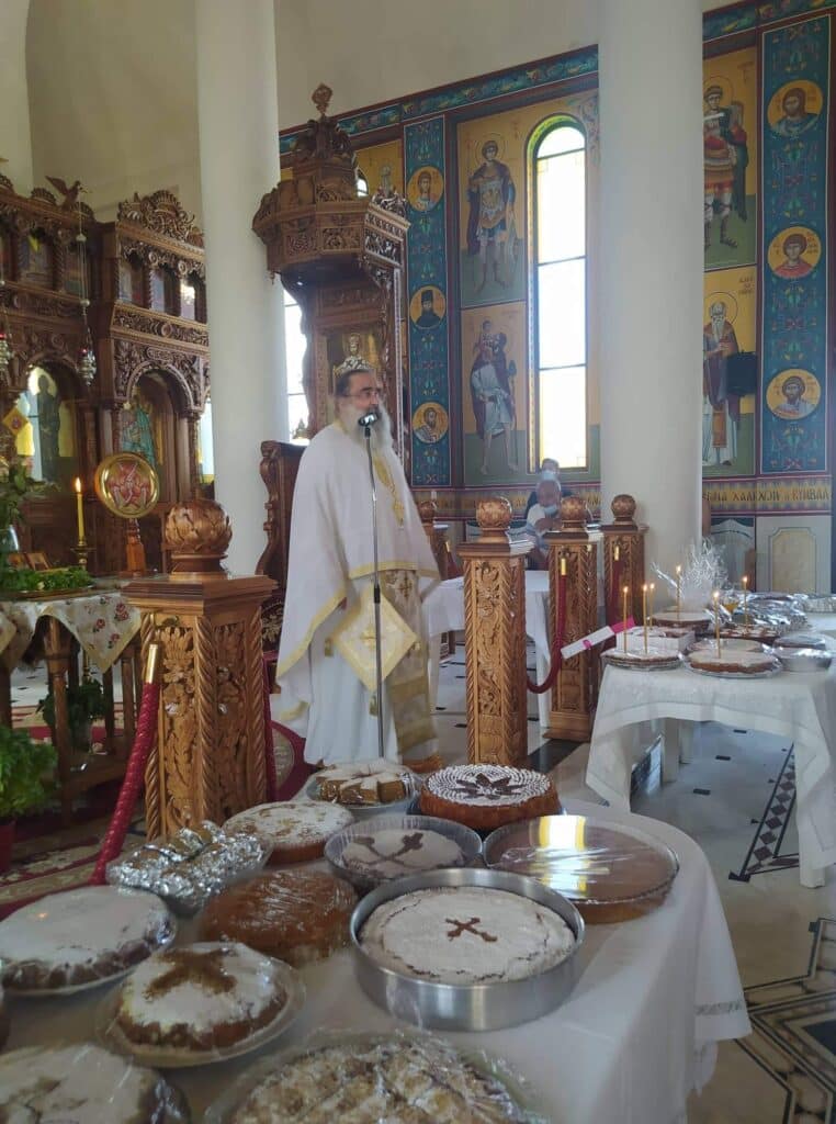 Το «θαύμα» του Αγίου Φανουρίου - Γέμισαν πιστούς και φανουρόπιτες οι εκκλησίες της Αχαϊας
