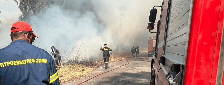 Οριοθετήθηκε η φωτιά στη Ναύπακτο - Παραμένουν δυνάμεις στην περιοχή