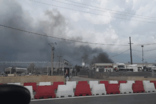 Φωτιά σε εργοστάσιο ανακύκλωσης στη Μάνδρα