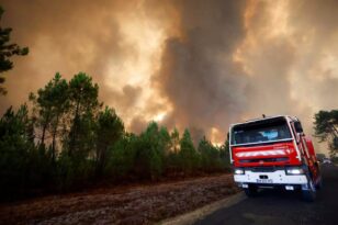 Γαλλία: Τέσσερα αεροπλάνα από Ελλάδα και Σουηδία για βοήθεια στις πυρκαγιές που μαίνονται