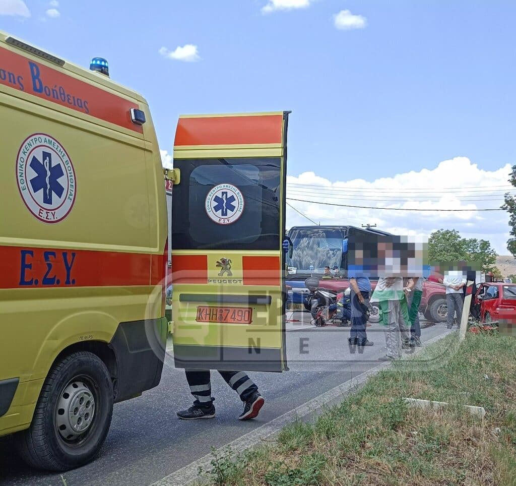 Γιάννενα: Σοκαριστικό τροχαίο με έναν νεκρό - Εμπλέκεται ένα λεωφορείο και τρία οχήματα ΦΩΤΟ