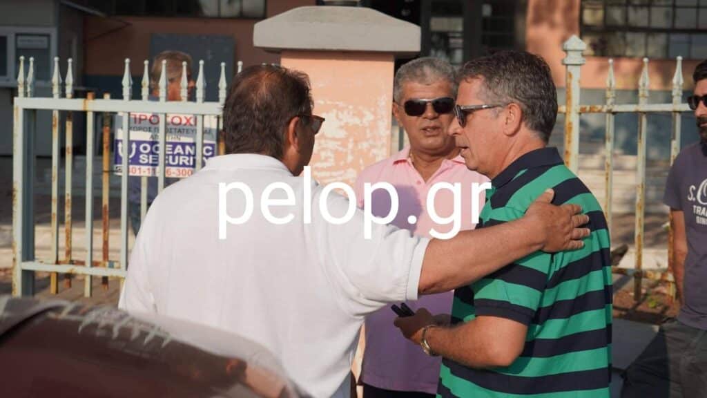 Aίγιο: Σήμερα η... «μάχη των μαχών» για τη Φυσικοθεραπεία - Εφραξαν την είσοδο με βυτίο - Παρών ο Δήμαρχος ΦΩΤΟ