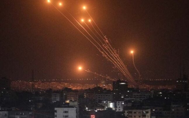 Ισραήλ-Παλαιστινιακά Εδάφη: Για 2η ημέρα συνεχίζονται οι συγκρούσεις με αεροπορικές επιθέσεις και ρουκέτες