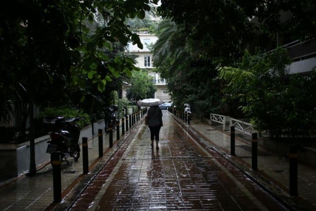 Καιρός: Αστατος καιρός και τοπικές βροχές σήμερα Παρασκευή – Η πρόγνωση για την Πάτρα