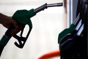 Νοθεία βενζίνης: Πολλοί και ίσως μη ανιχνεύσιμοι οι διαλύτες - Ποιες οι ζημιές που προκαλούν και τι μπορούμε να κάνουμε