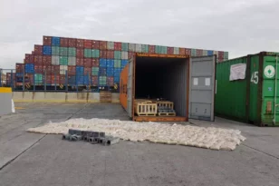 Ισημερινός: Μέσα σε κοντέινερ με μπανάνες βρέθηκαν 3,2 τόνοι κοκαΐνης