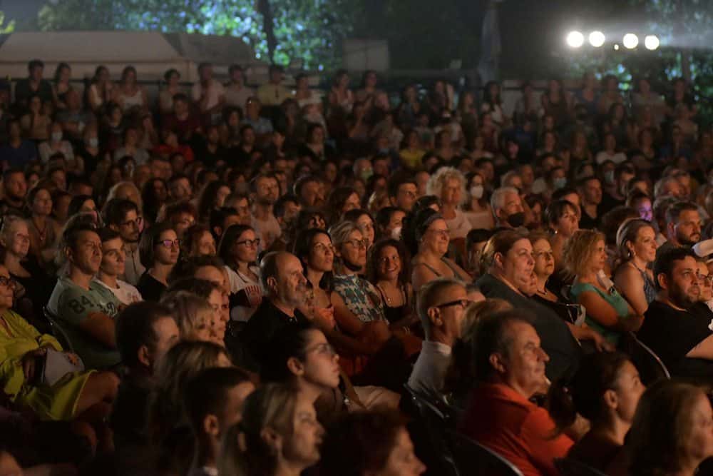 Διεθνές Φεστιβάλ Πάτρας: Πλημμύρισε με θεατές το Δημοτικό Θερινό Θέατρο για τον «Κουρέα της Σεβίλλης» - ΦΩΤΟ