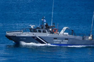 Λέσβος: Τουρκικά αλιευτικά συνόδευσαν τη βάρκα με τους μετανάστες στα ελληνικά χωρικά ύδατα
