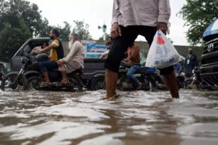 Ινδία: Τουλάχιστον 15 νεκροί από πλημμύρες και κατολισθήσεις λόγω μουσώνων