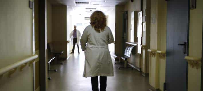 Νοσοκομείου Αιγίου: Γιατροί προσπαθούσαν επί μισή ώρα να επαναφέρουν 67χρονη – Κατέρρευσε στα Επείγοντα