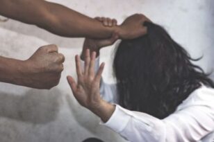 Χανιά: Χτυπούσε την έγκυο γυναίκα του, ακόμα κι όταν εκείνη τηλεφωνούσε στην Αστυνομία