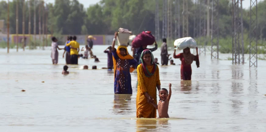 Πακιστάν: Σχεδόν 1.000 νεκροί και εκατομμύρια εκτοπισμένοι από τις φονικές πλημμύρες - ΦΩΤΟ - ΒΙΝΤΕΟ