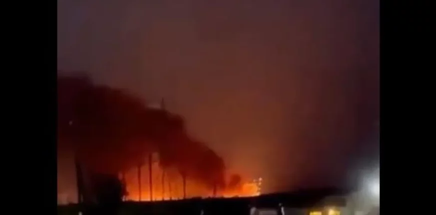 Ρωσία: Τυλίχθηκε στις φλόγες αποθήκη πυρομαχικών κοντά στα σύνορα με την Ουκρανία - ΒΙΝΤΕΟ