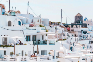 ChatGPT: Ποιο ελληνικό νησί πρότεινε για ένα ταξίδι δύο εβδομάδων στην Ευρώπη