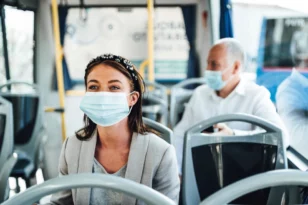 Πορτογαλία: Βάζει τέλος στην υποχρεωτικότητα στη χρήση μάσκας στα μέσα μαζικής μεταφοράς 