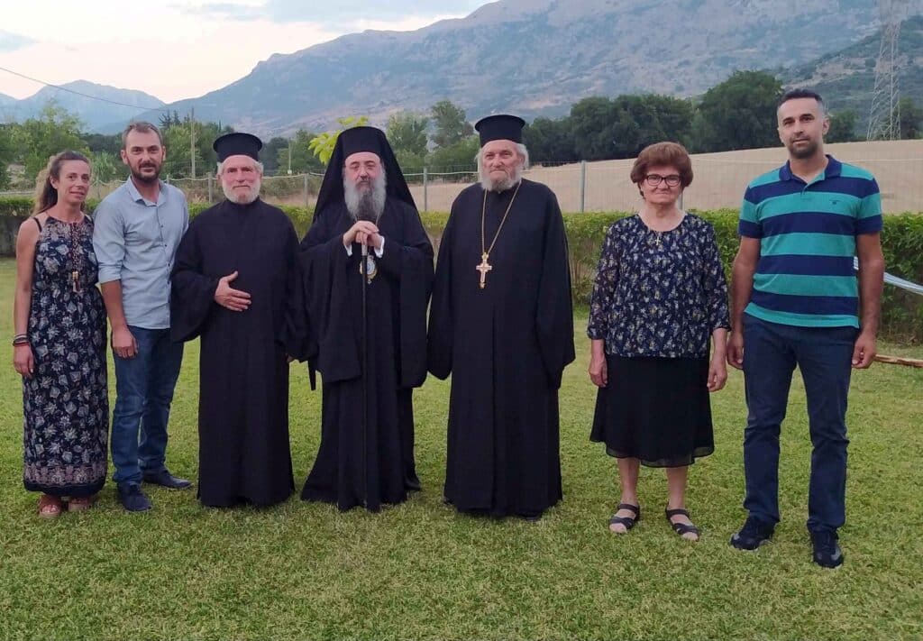 Τιμή σε ιερείς λευκασμένους στη διακονία στα χωριά της Ιεράς Μητροπόλεως Πατρών - ΦΩΤΟ
