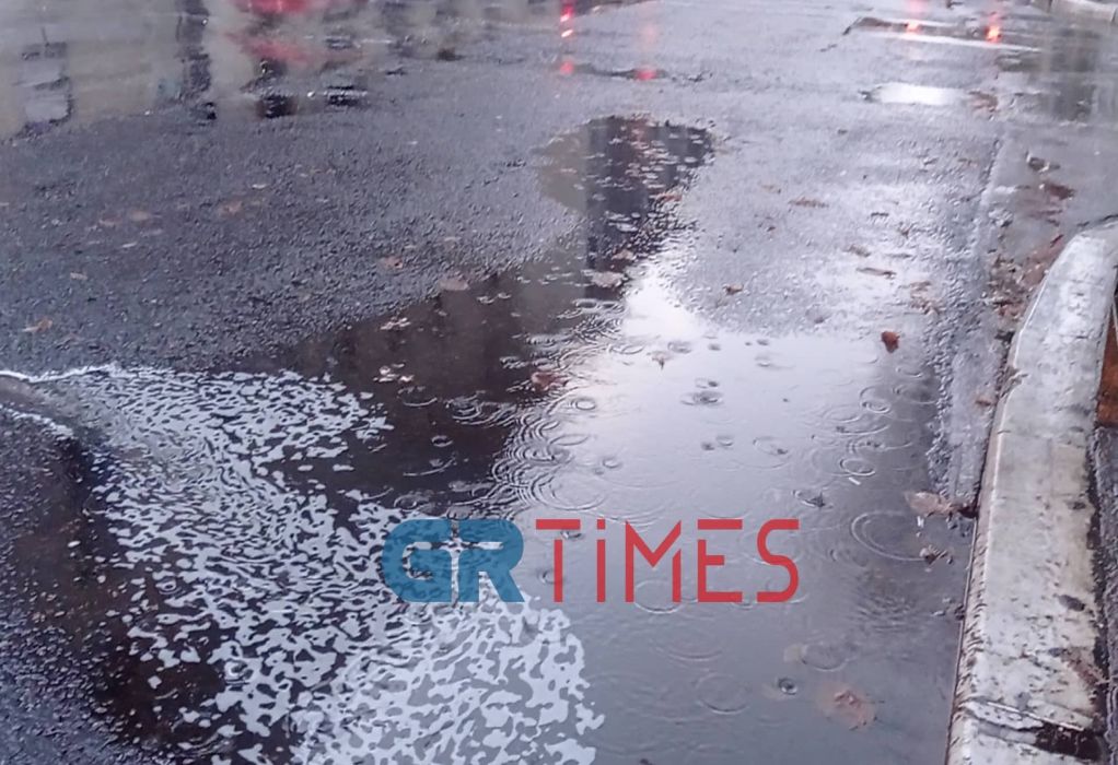 Σαρώνουν τη Θεσσαλονίκη οι κεραυνοί - Σφοδρή κακοκαιρία με βροχοπτώσεις, χαλάζι και αστραπές ΦΩΤΟ - ΒΙΝΤΕΟ