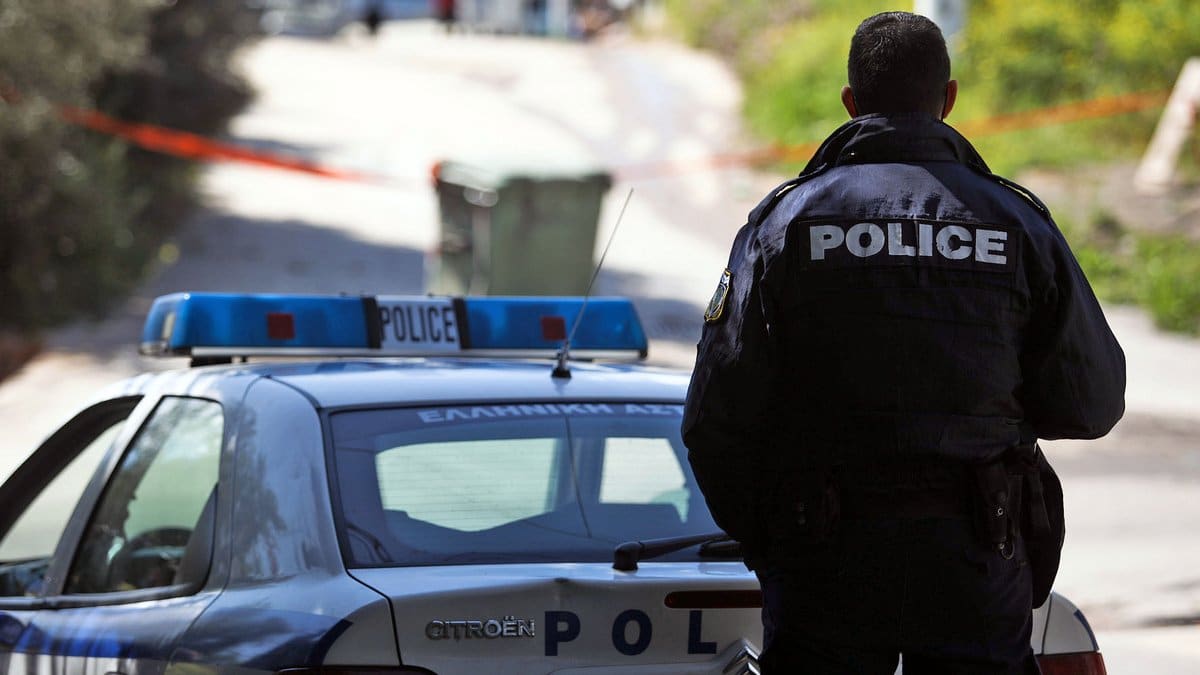 Incident outside a shop in Colonos