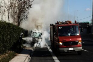 Θεσσαλονίκη: Ξέσπασε φωτιά σε φορτηγό στα Διόδια Ωραιοκάστρου