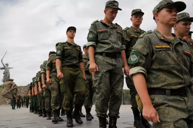 Θηριωδίες και κατάρρευση ηθικού: Πώς βίωσαν οι Ρώσοι στρατιώτες τις πρώτες ημέρες του πολέμου στην Ουκρανία
