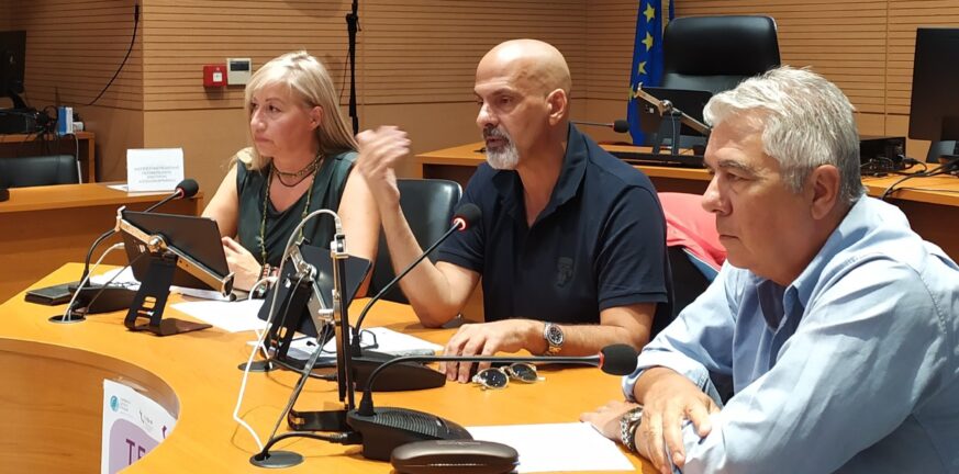 Η Περιφέρεια στηρίζει παιδιά οικονομικά αδύναμων οικογενειών Η Περιφέρεια στηρίζει παιδιά οικονομικά αδύναμων οικογενειών
