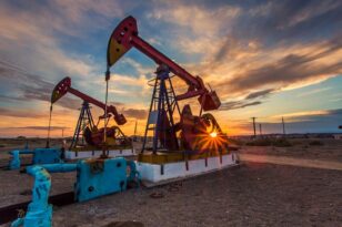 «Πυρά» από τη Ρωσία: Διακοπή παροχής πετρελαίου στις χώρες που θα αποφασίσουν πλαφόν στην τιμή