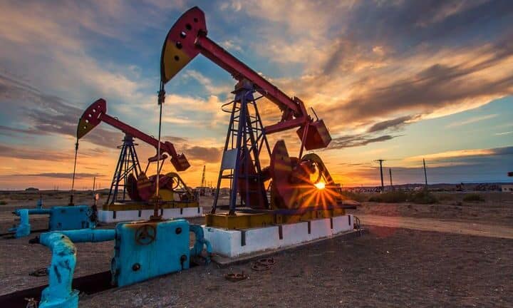 «Πυρά» από τη Ρωσία: Διακοπή παροχής πετρελαίου στις χώρες που θα αποφασίσουν πλαφόν στην τιμή