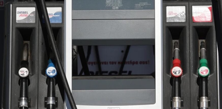 Fuel pass: Προς παράταση η «κρυφή» επιδότηση, δεύτερες σκέψεις για πετρέλαιο