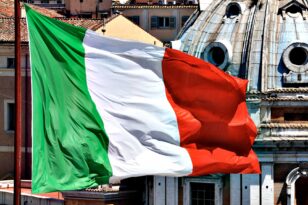 Ιταλία: Προβληματική η ζωή των νέων - Αυξάνονται οι αιωνόβιοι