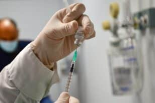 Σουηδία: Δεν θα συνεχίσει τους εμβολιασμούς για τον κορονοϊό στους έφηβους 