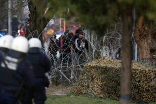 Έβρος: Βίντεο ντοκουμέντο - Πώς οι τούρκοι στρατοχωροφύλακες προωθούν μετανάστες στην Ελλάδα