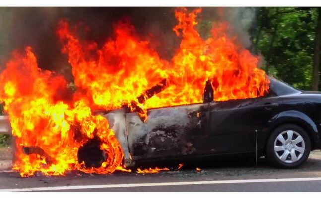 Θεσσαλονίκη: Έπιασε φωτιά αυτοκίνητο του διπλωματικού σώματος