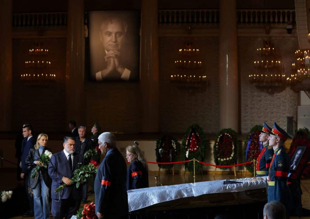 Γκορμπατσόφ: Η κηδεία του τελευταίου σοβιετικού ηγέτη - ΦΩΤΟ ΒΙΝΤΕΟ