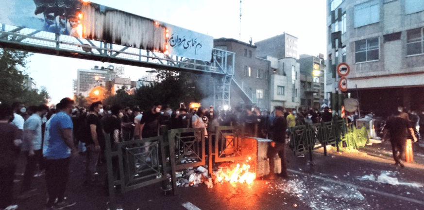 Χάος στο Ιράν: 31 νεκροί στις συγκρούσεις μετά τον θάνατο της Μαχσά Αμινί