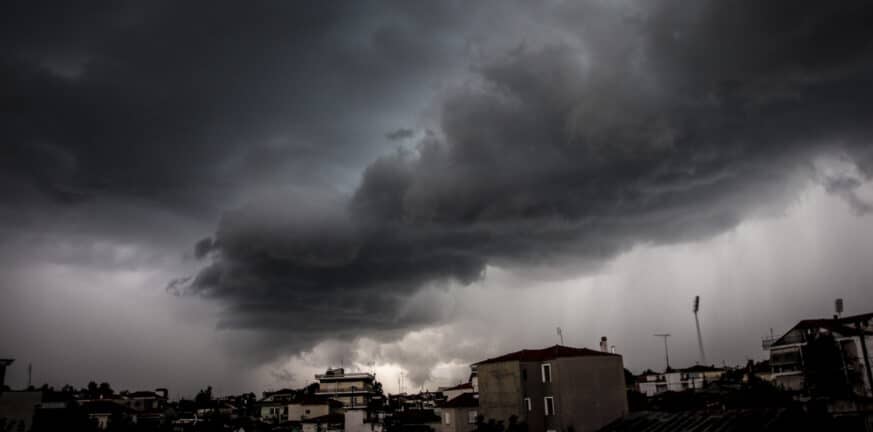 ΕΜΥ: Έκτακτο δελτίο καιρού - Μήνυμα από το 112 στη Θεσσαλονίκη για επικίνδυνα φαινόμενα