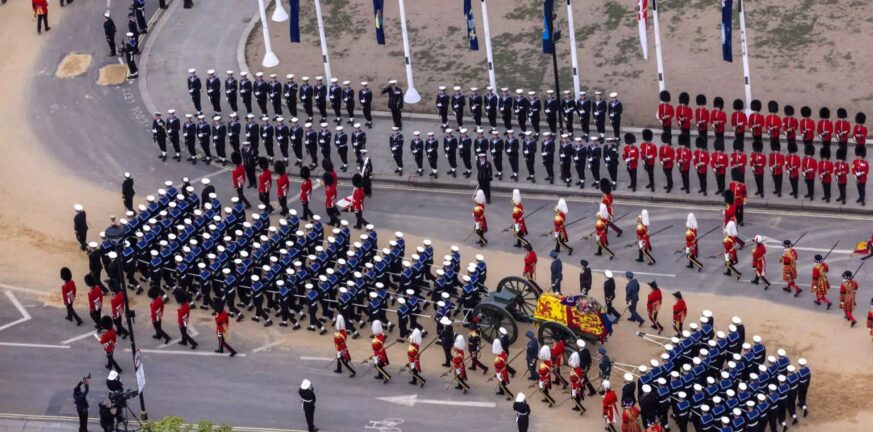 Κηδεία Βασίλισσας Ελισάβετ: Έκανε ρεκόρ τηλεθέασης όλων των εποχών – Την είδαν πάνω από 4 δισ άνθρωποι