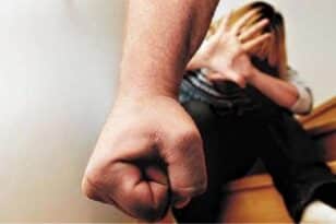 Θεσσαλονίκη: «Με κλώτσησε ενώ θήλαζα», αναφέρει η 28χρονη που κακοποιούταν 11 χρόνια από τον σύζυγό της
