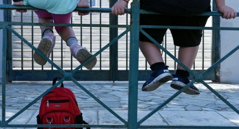 Εύβοια: Άγριο ξύλο σε σχολείο στο Αλιβέρι - Με ασθενοφόρο μεταφέρθηκε ο ένας μαθητής