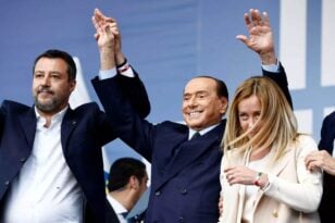 Ιταλία: Πήρε εξιτήριο ο Σίλβιο Μπερλουσκόνι - Νοσηλευόταν πάνω από ένα μήνα στο νοσοκομείο 