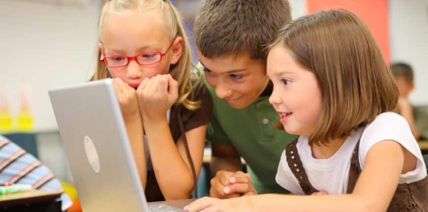 Σχολείο και διαδίκτυο: Τι να προσέχουν μαθητές και γονείς