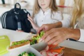 Σχολικά Γεύματα: Αυτά είναι τα 1.982 Δημοτικά που εντάσσονται στο πρόγραμμα